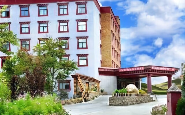 Yading Yizhan Hotel