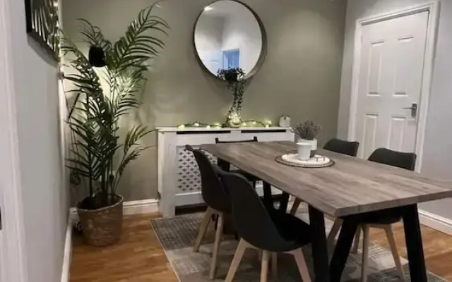 Beautiful 4 Bed House in Sheffield
