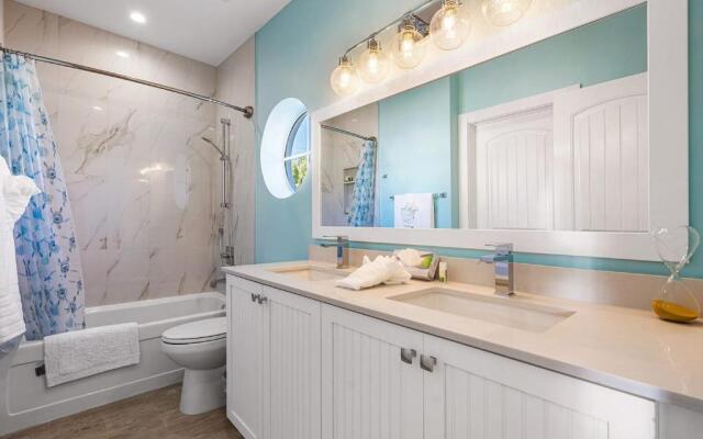 Bermuda Bungalows (Tropical Island Getaway)