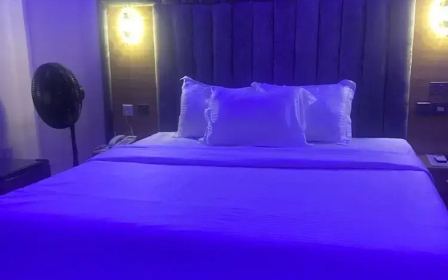 Correct Residence & Resort