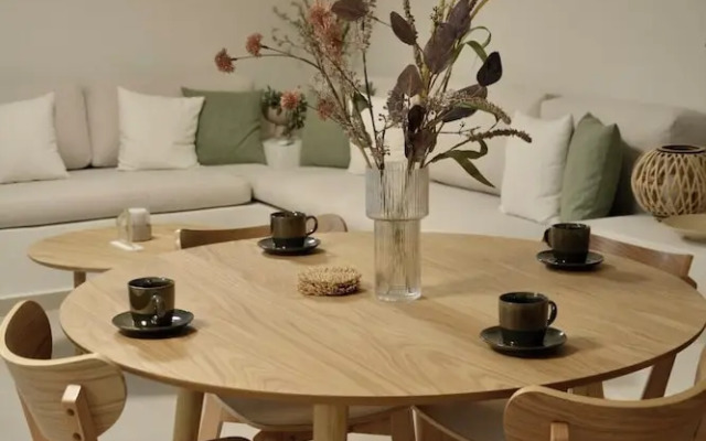 Villa Fleria Seaside Studios & Apts