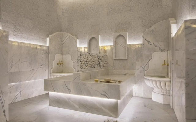 Cristal Amaken Hotel