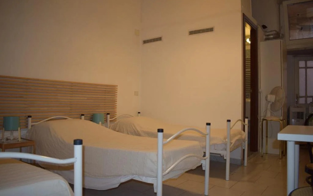 Mia Lodge B&B Hostel