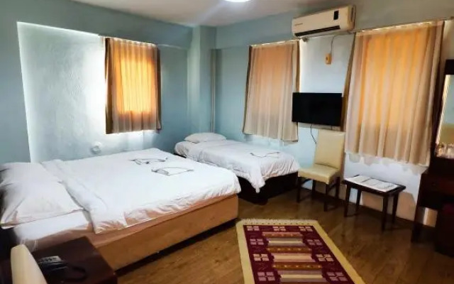 Hotel Three B Marine Sigacik