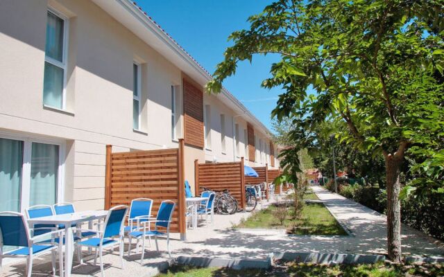 Le Petit Pont (HUT301)