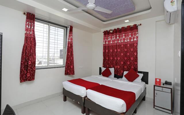 OYO 9194 Hotel Galaxy Apartments