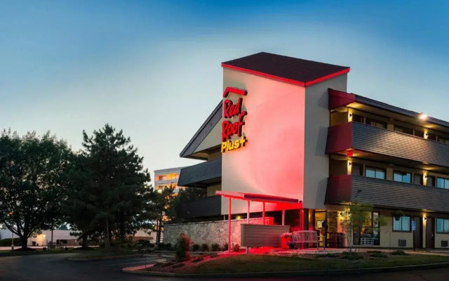 Red Roof Inn PLUS+ St Louis - Forest Park/ Hampton Ave