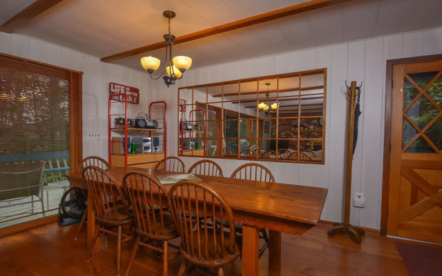 Our Golden Retreat 5 Bedroom House