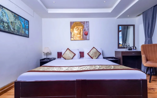 Sumitel Sanderling 500 meters from Mall Road