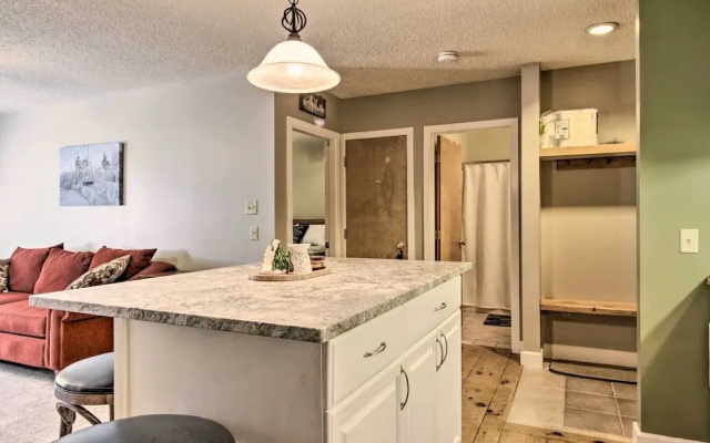 Cozy Condo w/ Magic Mountain Ski-in Access!