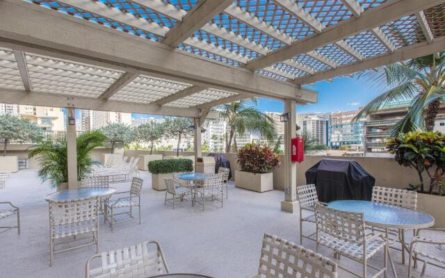 2140 Kuhio Ave #607