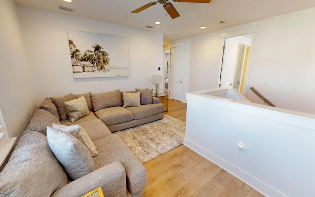 Seaside Serenity 5 Bedroom Home