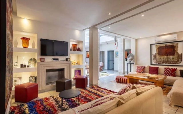 Riad La Sarrazine