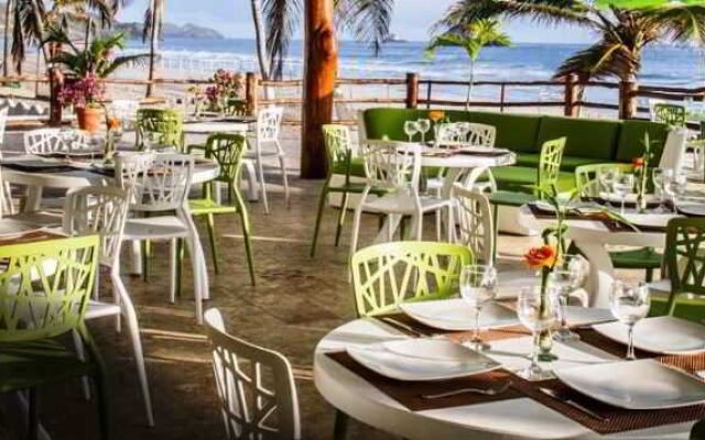 Agua Dorada Beach Hotel by Lidotel