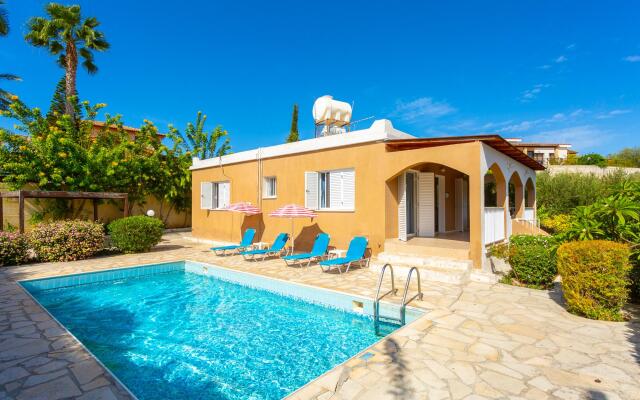 Villa Lela Pente Large Private Pool Walk to Beach A C Wifi Car Not Required Eco-friendly - 2167