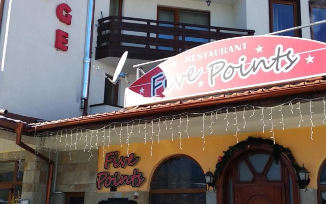 Pine Tree Apartment D34