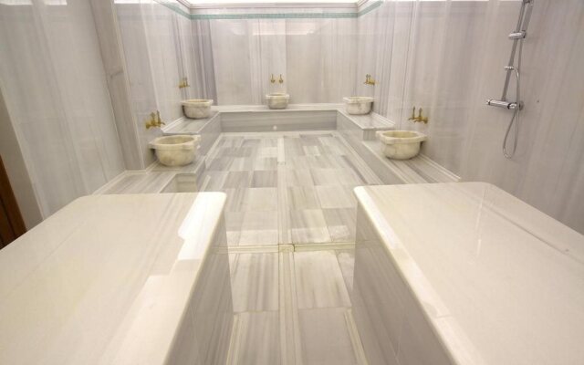 Kassandra Family Aparthotel & SPA