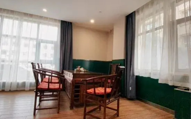 James Joyce Coffetel (Burqin Youyifeng Road)
