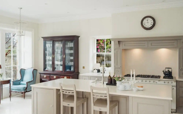 Private and Prestigious Luxury Home