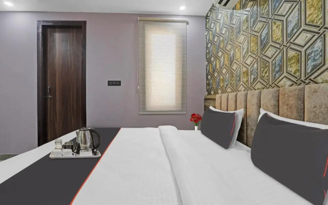 Collection O 90895 Hotel The Palacio - Govind Nagar