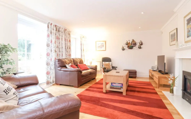 9 Church Farm Rise
