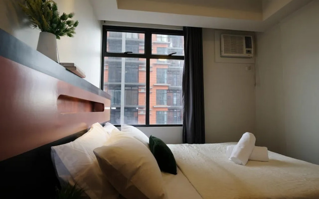 Portovita Tower 2BR 23rd FLR Black Unit W/ Balcony