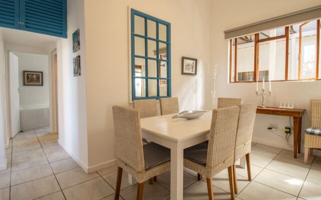 Searle's Manor - Apt 13