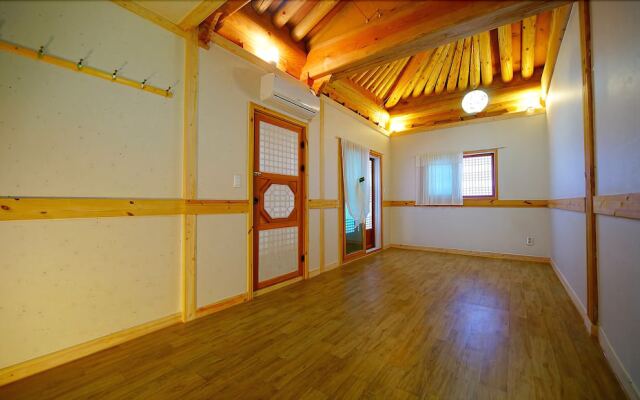 Beautiful House Hanok Stay