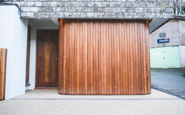 Padstow Escapes - The Long Room Luxury Apartment