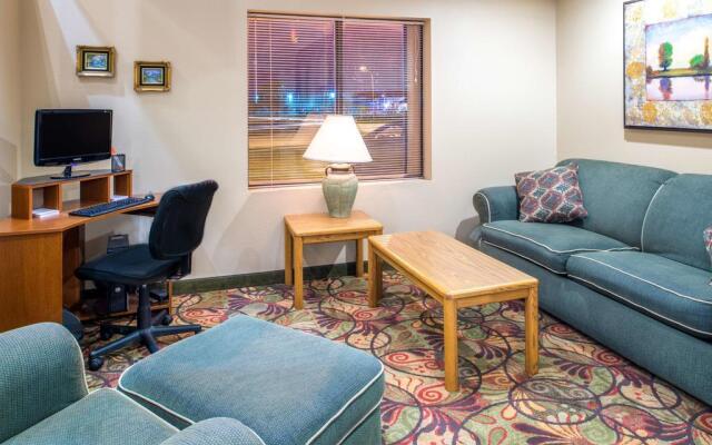 Magnuson Hotel Lincoln Airport