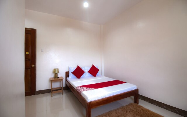 OYO 781 Junie Pension House