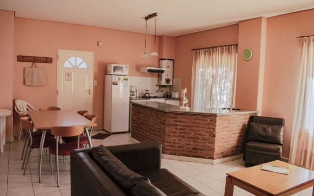 Los Robles Apart Hotel