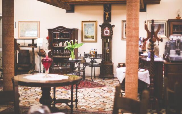 Quari Hotel Restaurant & Pizza