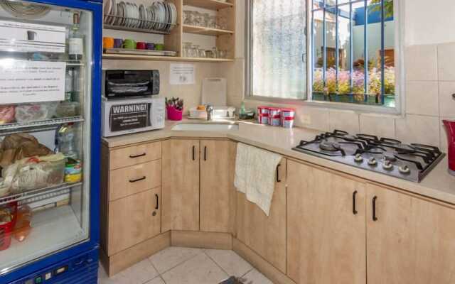 Port Inn - Hostel