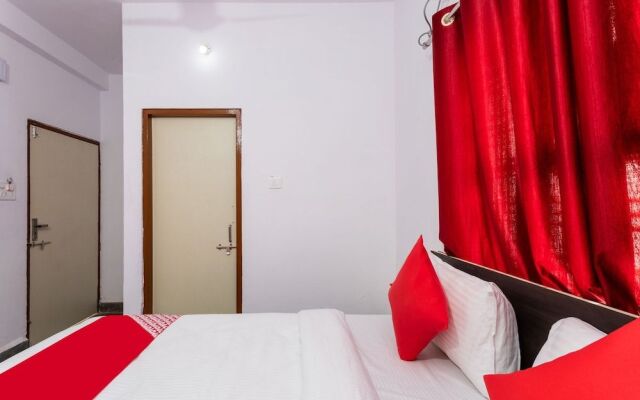 OYO 29881 Hotel Gajanan