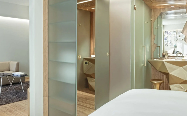 New Hotel