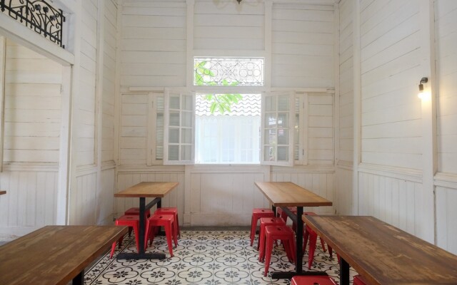 RedDoorz Plus @ Harmonie Cepu Blora