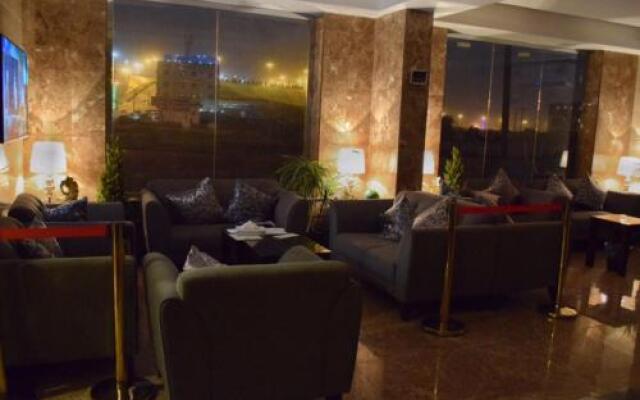 Al Shiraz Suites