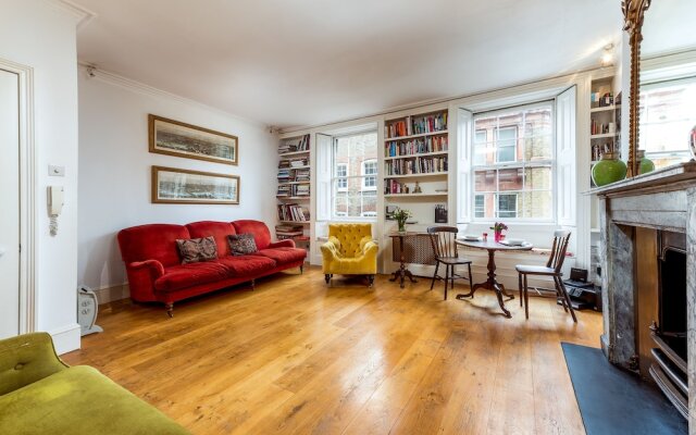 Classic Covent Garden Home by Trafalgar Square