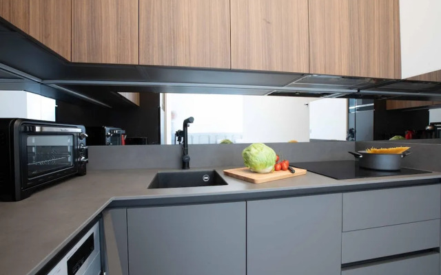 Le Magenta in Nice With 1 Bedrooms and 1 Bathrooms