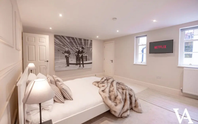 Velvet Apartments - 10 Park Square East