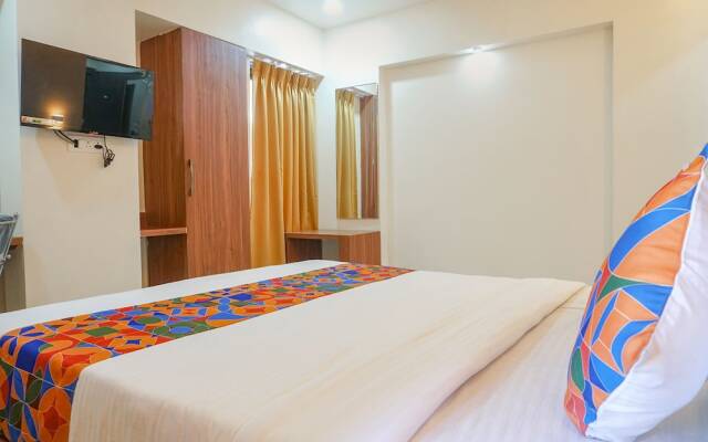 Fabhotel Emersion Residency