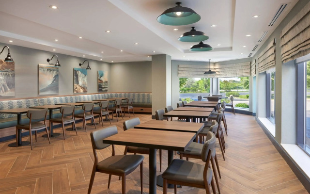 Fairfield by Marriott Niagara Falls, Canada
