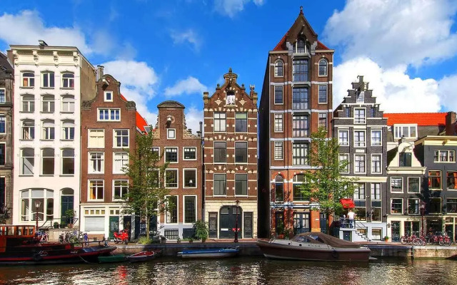 Spui B and B 1 studio