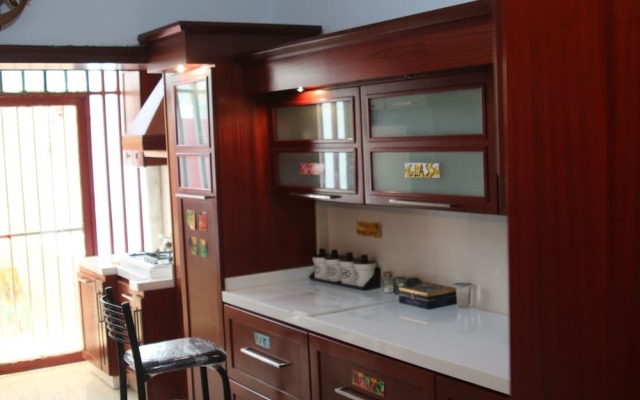 Hommus Hostel (New)