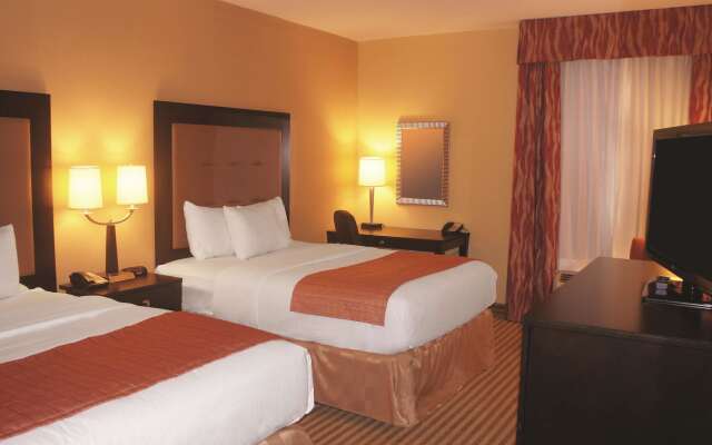 La Quinta Inn & Suites by Wyndham Atlanta-Union City