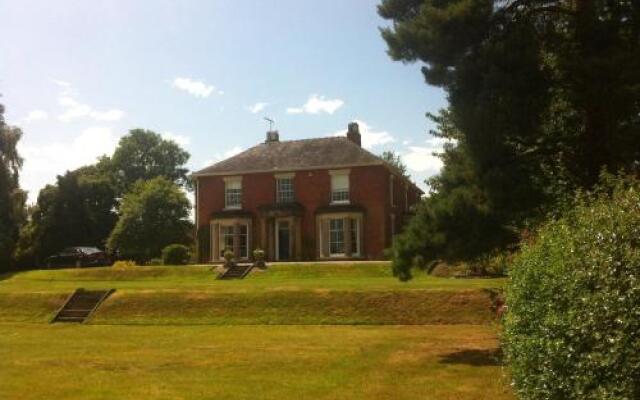 Woodleighton Cottages
