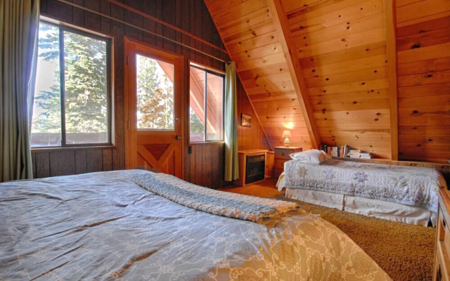 Classic Tahoe Bunkhouse Style Cabin #193