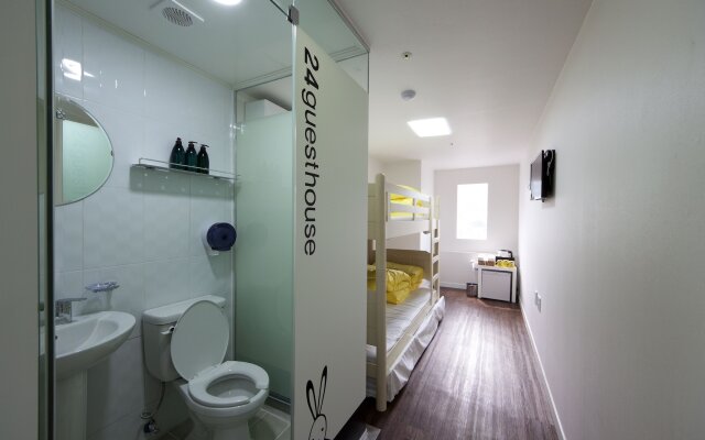 24 Guesthouse Myeongdong Town