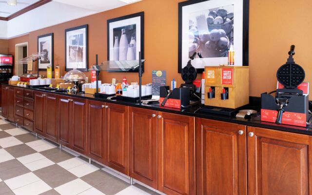 Hampton Inn Greensboro-Airport